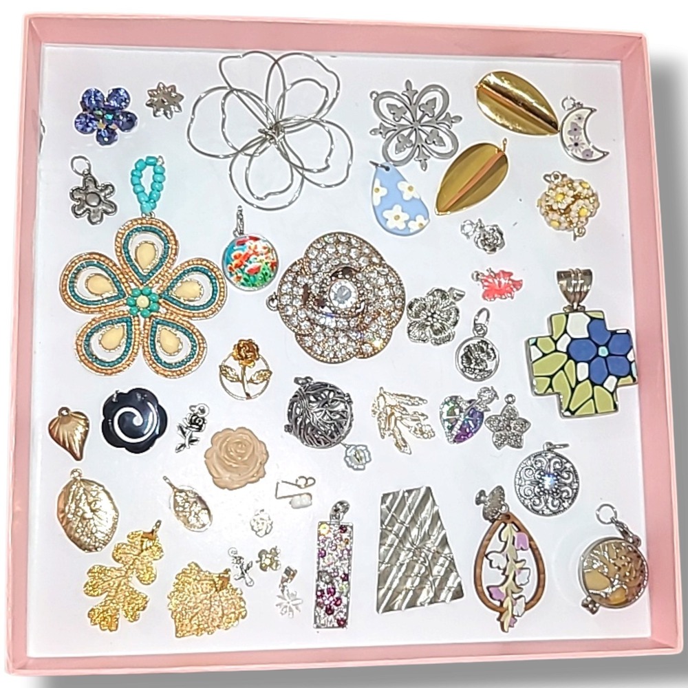 Lot 43 Flower Leaf Tree Charms Pendants Floral Nature Jewelry Craft Supplies - Picture 6 of 6